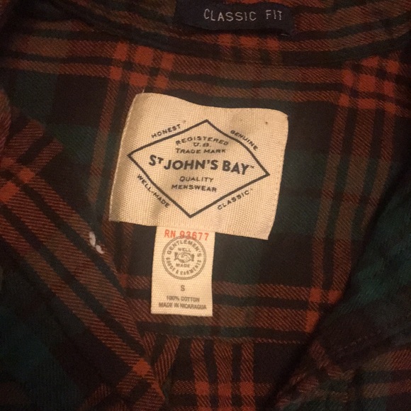 Fall Flannel 🍂 - Picture 2 of 3